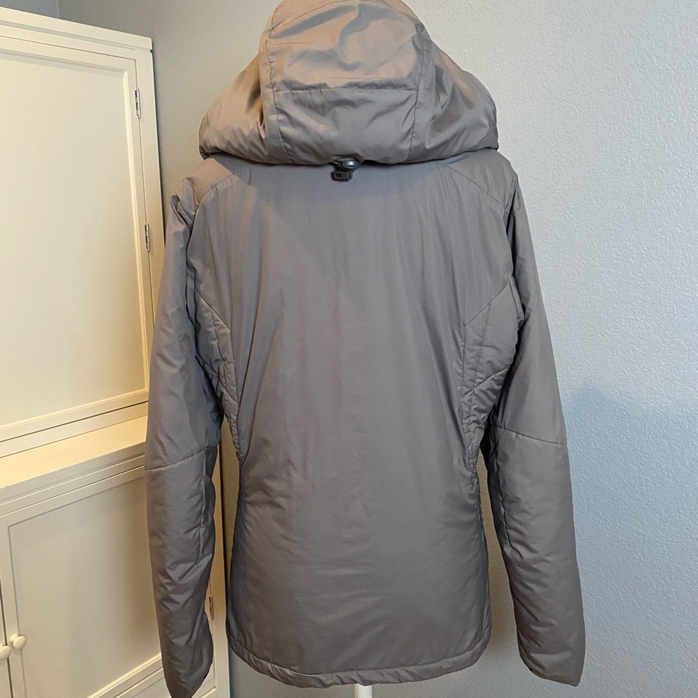 Patagonia Gray Jacket with Red Lining - Picture 5 of 12